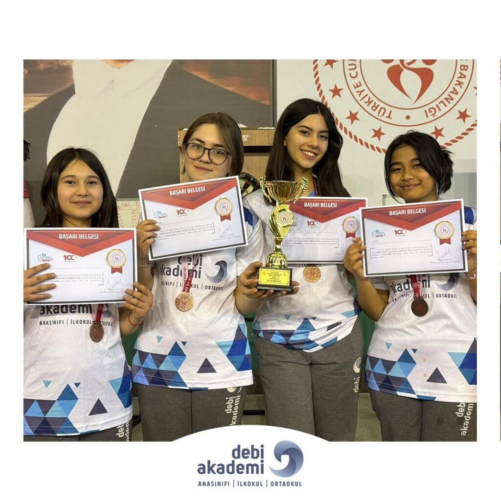 Küçük Erkekler Futbol Mahalli Müsabakalarında İlçe Üçüncülüğü